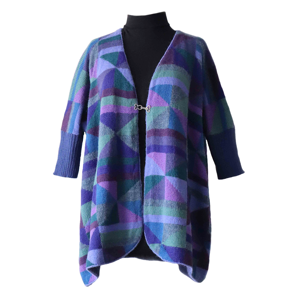 Women's wrap cardigan alpaca with 3 / 4 sleeves, graphic pattern. made in Peru by PFL knitwear Women's wrap cardigan alpaca with 3 / 4 sleeves, graphic pattern. made in Peru by PFL knitwear