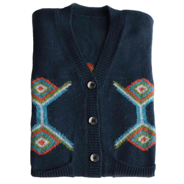 Women's cardigan baby alpaca, intarsia knitted with geometric pattern. Made in Peru by PFL knitwear