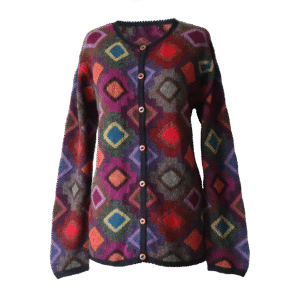 Women's cardigan hand intarsia knitted 100% alpaca, with diamond pattern. Made in Peru by PFL knitwear
