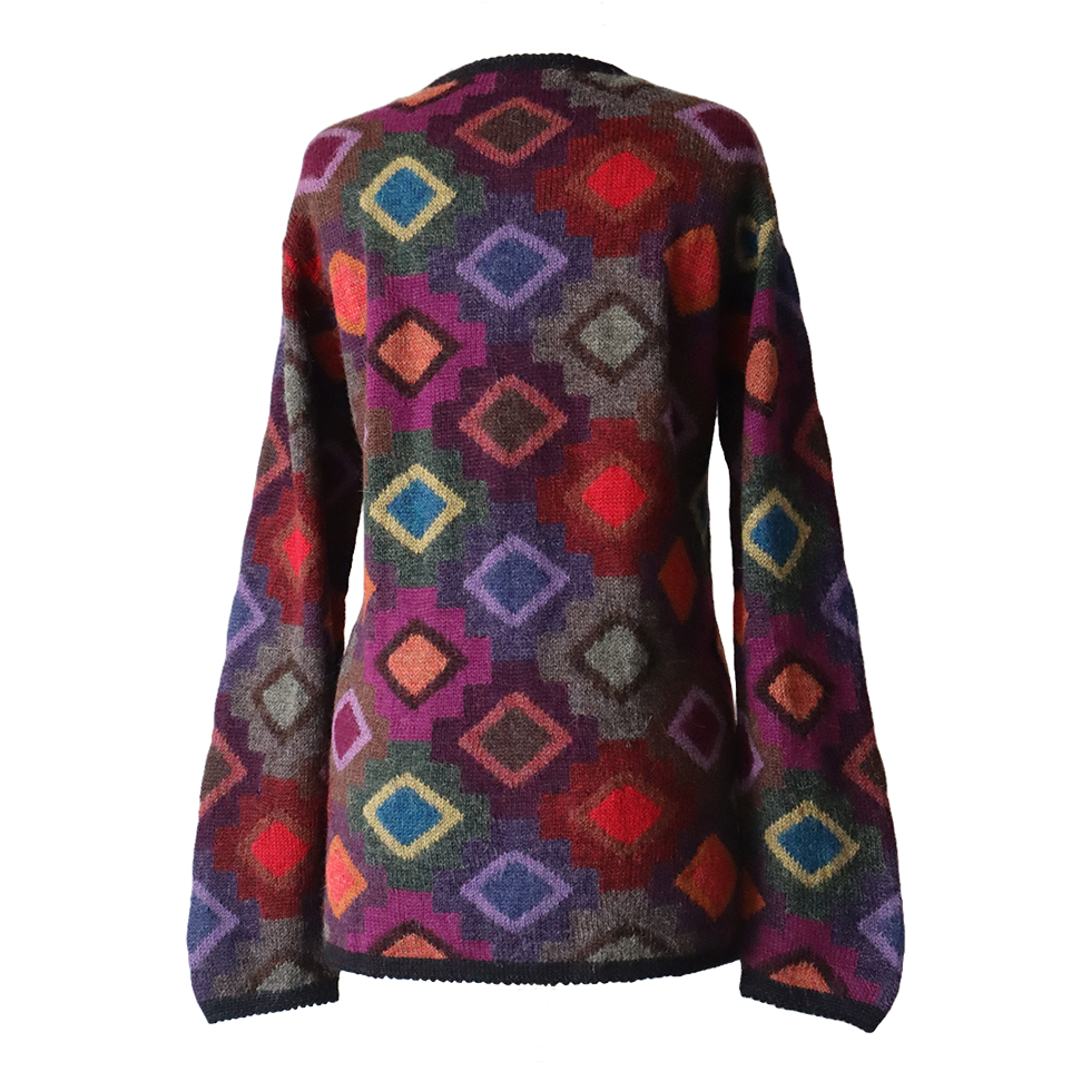 Women's cardigan hand intarsia knitted 100% alpaca, with diamond pattern. Made in Peru by PFL knitwear Women's cardigan hand intarsia knitted 100% alpaca, with diamond pattern. Made in Peru by PFL knitwear
