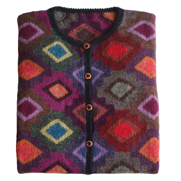 Women's cardigan hand intarsia knitted 100% alpaca, with diamond pattern. Made in Peru by PFL knitwear