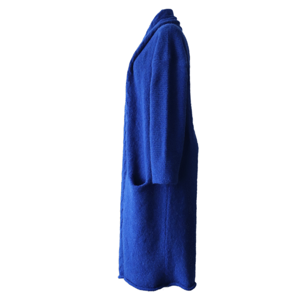 Long cardigan, alpaca blend, hand knitted with cable pattern. Made in Peru by PFL knitwear