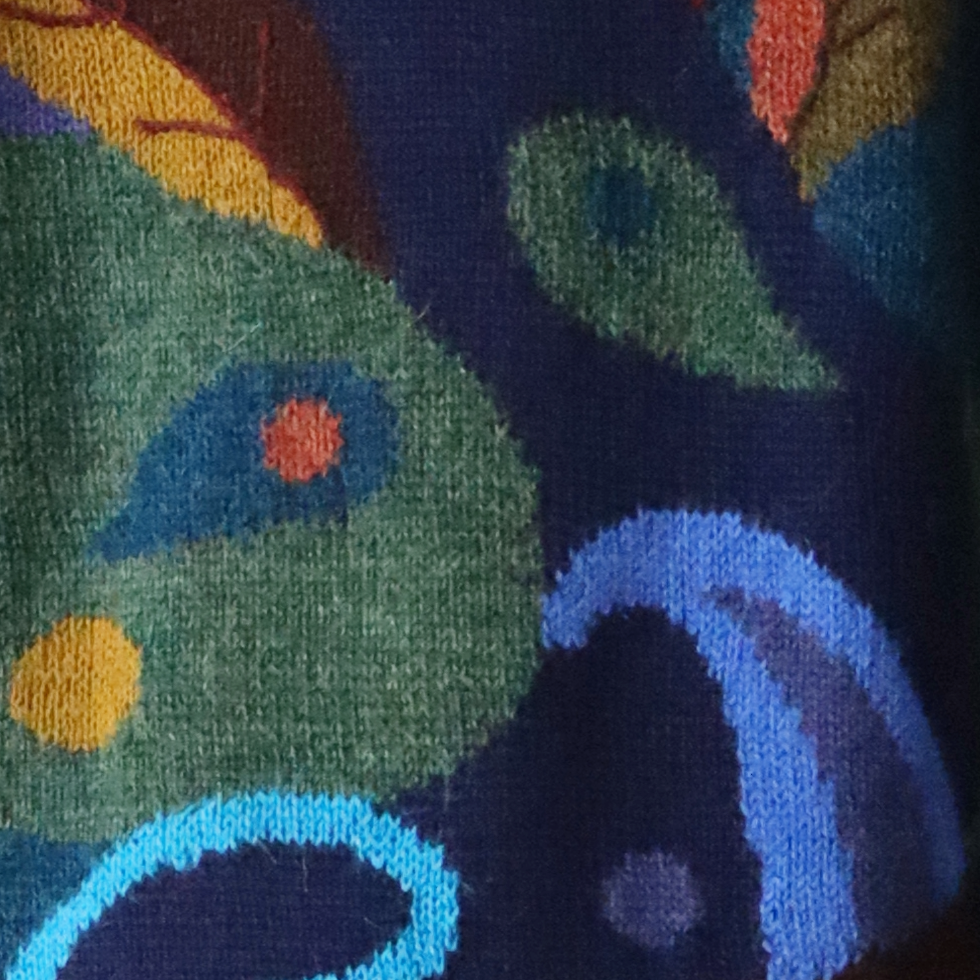 Women's cardigan hand intarsia knitted 100% alpaca. Made in Peru by PFL knitwear Women's cardigan hand intarsia knitted 100% alpaca. Made in Peru by PFL knitwear