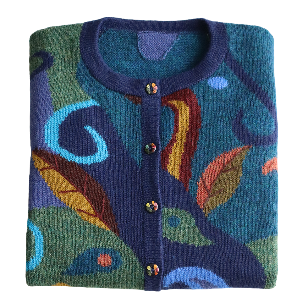 Women's cardigan hand intarsia knitted 100% alpaca. Made in Peru by PFL knitwear Women's cardigan hand intarsia knitted 100% alpaca. Made in Peru by PFL knitwear