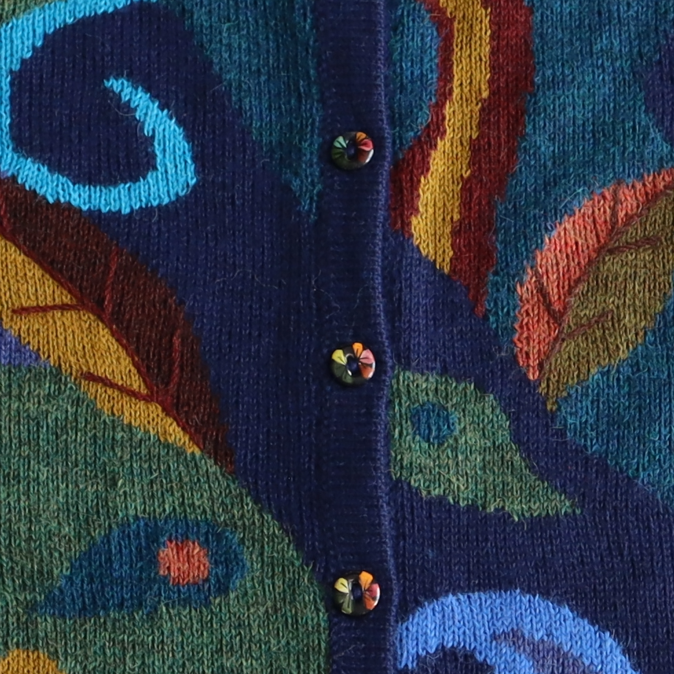 Women's cardigan hand intarsia knitted 100% alpaca. Made in Peru by PFL knitwear Women's cardigan hand intarsia knitted 100% alpaca. Made in Peru by PFL knitwear