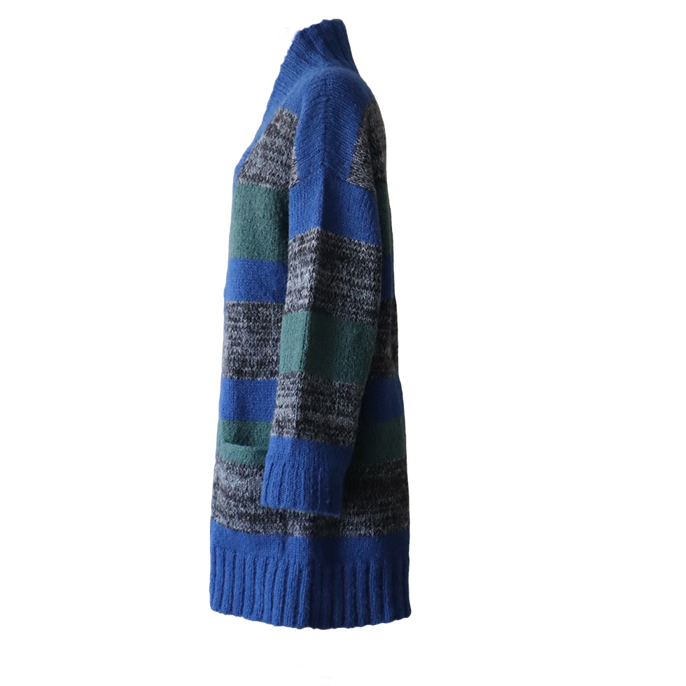 Women's cardigan made from a soft brushed alpaca blend yarn. Made in Peru by PFL knitwear Women's cardigan made from a soft brushed alpaca blend yarn. Made in Peru by PFL knitwear