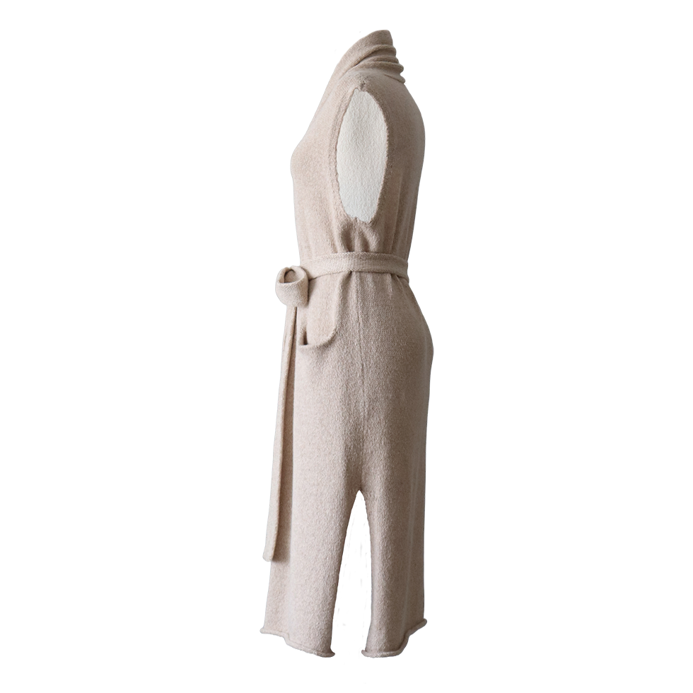 Women's long sleeveless cardigan felted, color oatmeal, natural yarns. Made in Peru by PFL knitwear Women's long sleeveless cardigan felted, color oatmeal, natural yarns. Made in Peru by PFL knitwear