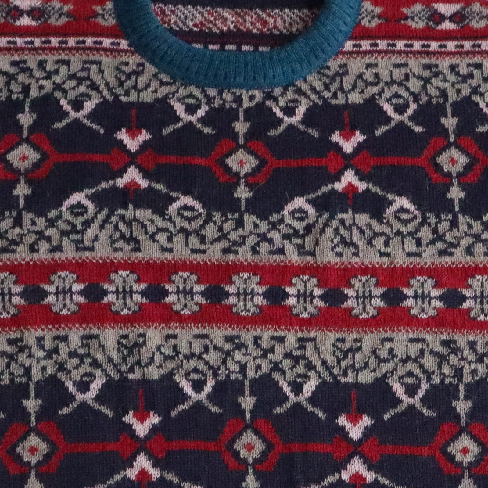 Men's alpaca cardigan with classic Norwegian pattern, jacquard knitted. Made in Peru by PFL Knitwear Men's alpaca cardigan with classic Norwegian pattern, jacquard knitted. Made in Peru by PFL Knitwear