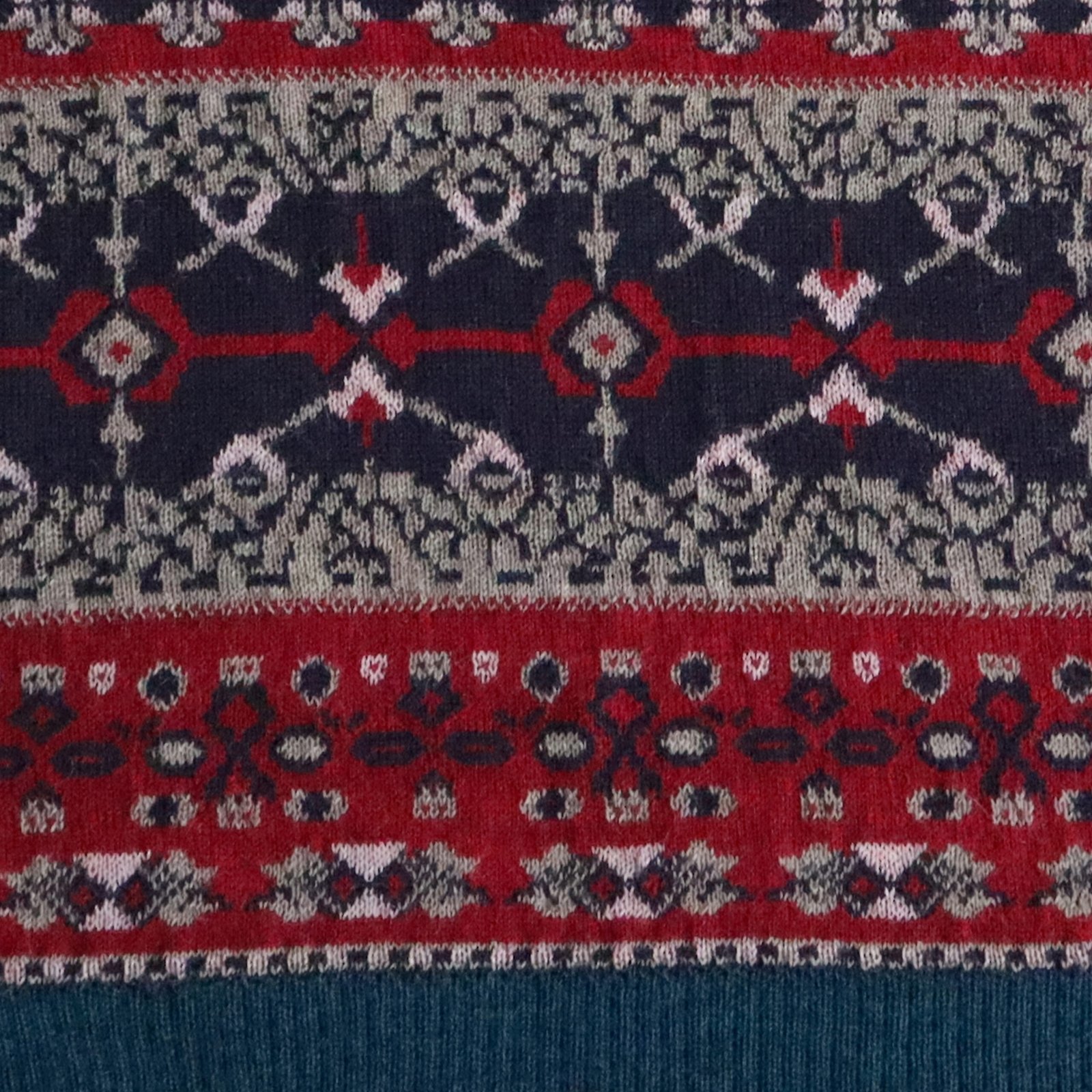 Men's alpaca cardigan with classic Norwegian pattern, jacquard knitted. Made in Peru by PFL Knitwear Men's alpaca cardigan with classic Norwegian pattern, jacquard knitted. Made in Peru by PFL Knitwear