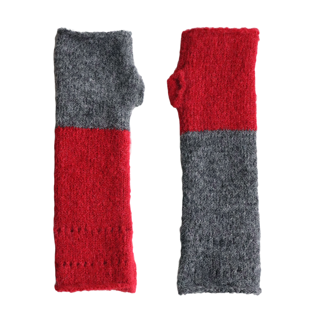 Fingerless gloves made of soft brushed alpaca yarn, wrist warmers, opposite color design. Made in Peru by PFL knitwear