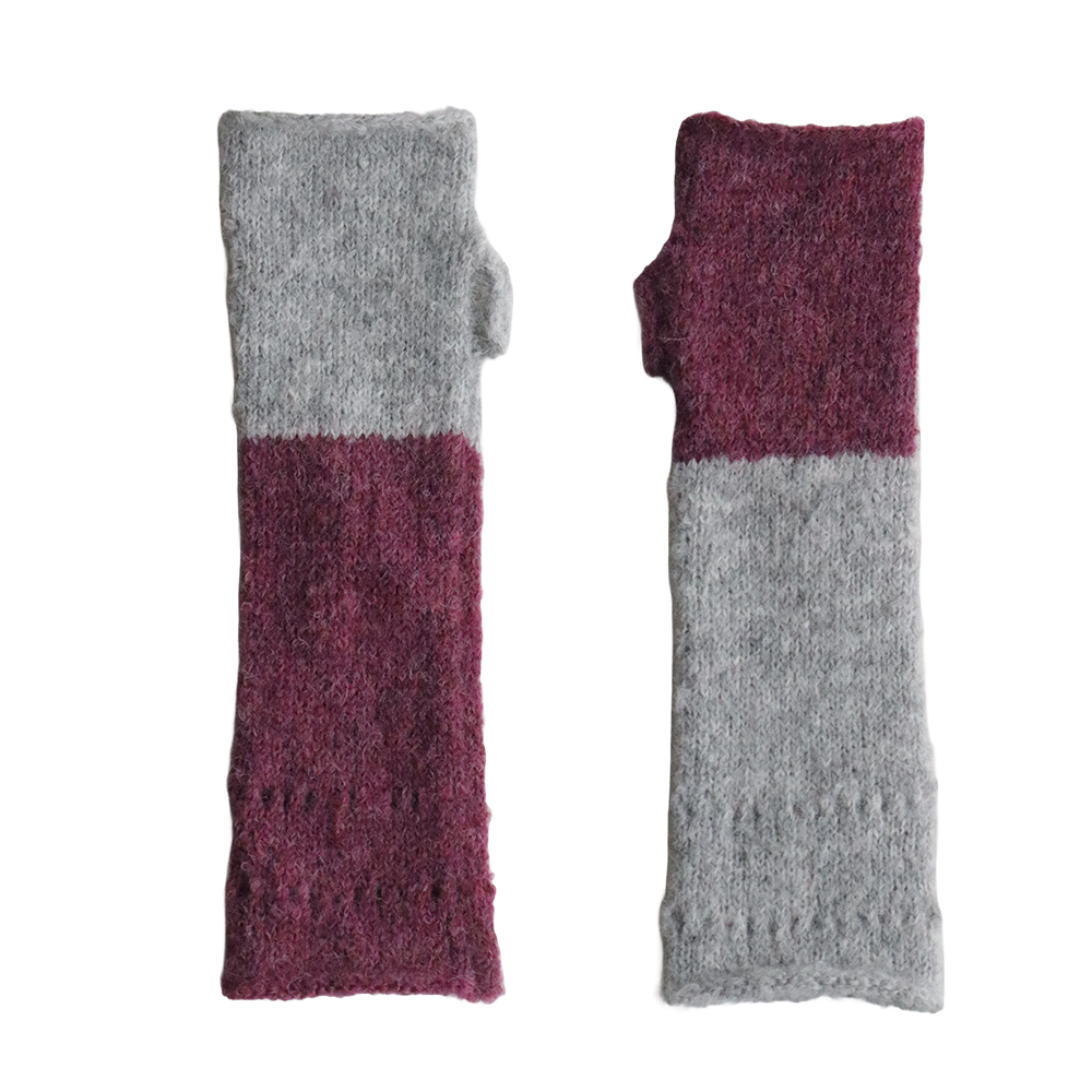 Fingerless gloves made of soft brushed alpaca yarn, wrist warmers, opposite color design. Made in Peru by PFL knitwear