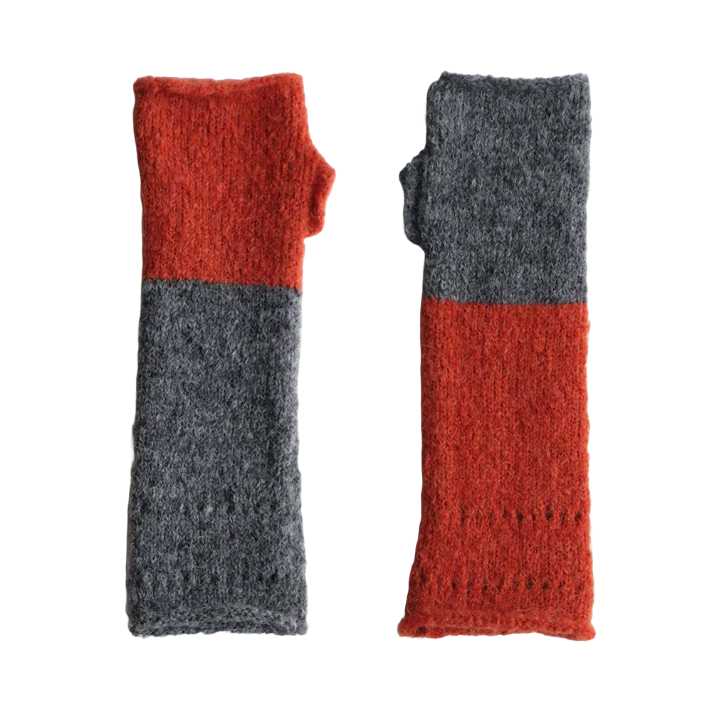 Fingerless gloves made of soft brushed alpaca yarn, wrist warmers, opposite color design. Made in Peru by PFL knitwear