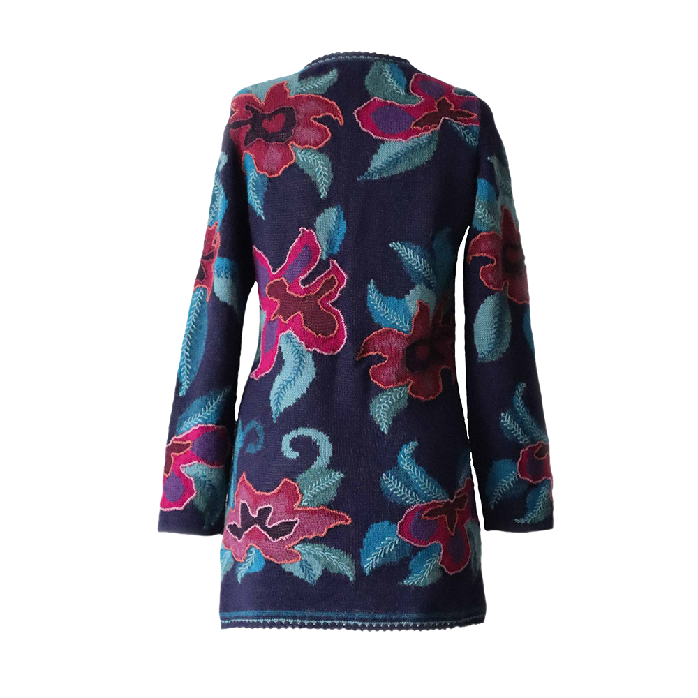 Women's alpaca cardigan Paclla, multicolor Intarsia knitted with flower pattern. Women's alpaca cardigan Paclla, multicolor Intarsia knitted with flower pattern.