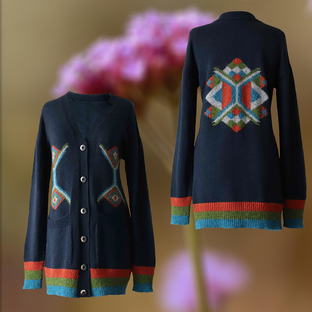 Women's cardigan baby alpaca, intarsia knitted with geometric pattern. Made in Peru by PFL knitwear