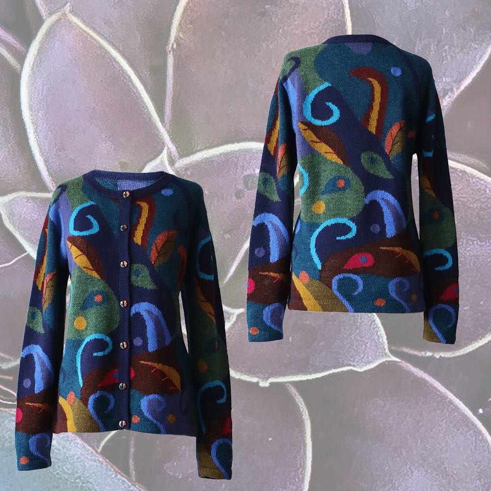 Women's cardigan hand intarsia knitted 100% alpaca. Made in Peru by PFL knitwear