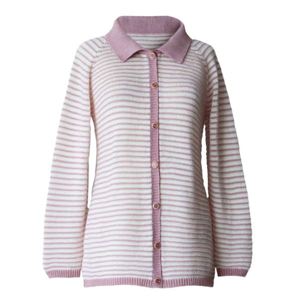 Women's cardigan with relief knitted stripes and button closure.