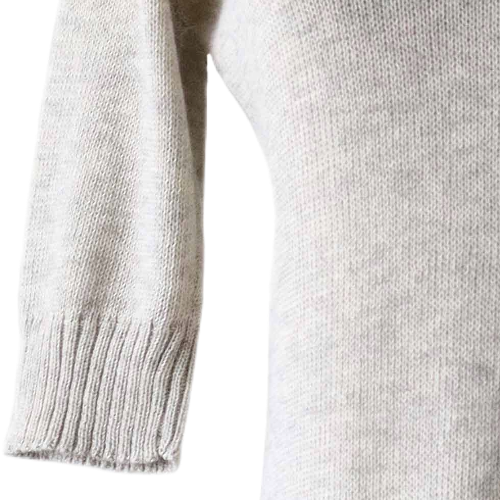 pflknitwear.com Women's sweater, with V- neck and half long sleeves. pflknitwear.com Women's sweater, with V- neck and half long sleeves.