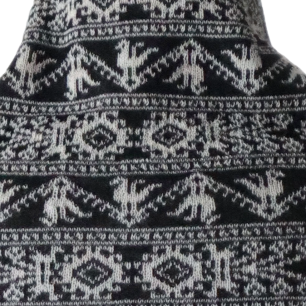 pflknitwear.com Poncho baby alpaca 100% with big cowl collar creme / black pflknitwear.com Poncho baby alpaca 100% with big cowl collar creme / black