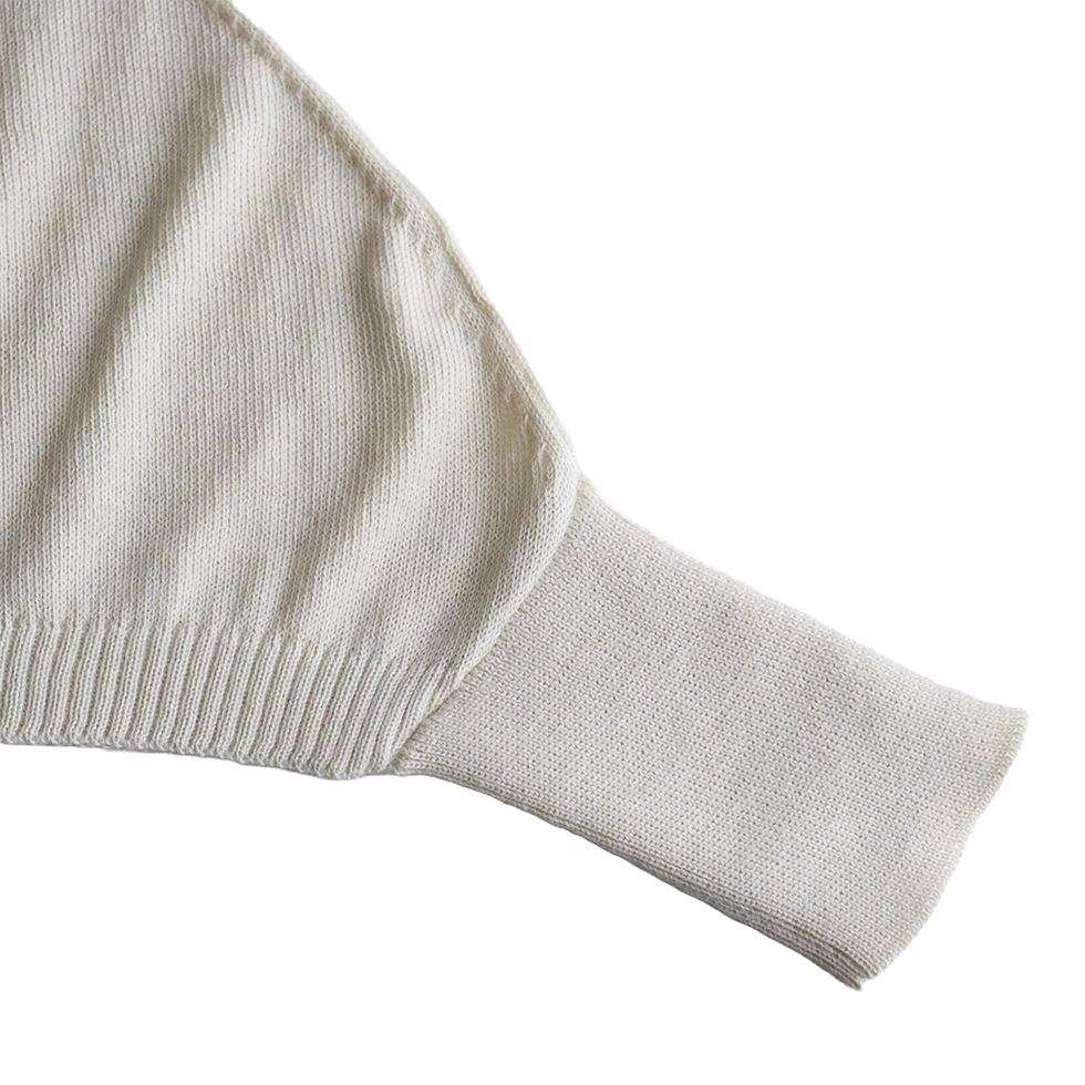 pflknitwear.com Poncho with sleeves and turtle neck, 100% baby alpaca color white pflknitwear.com Poncho with sleeves and turtle neck, 100% baby alpaca color white