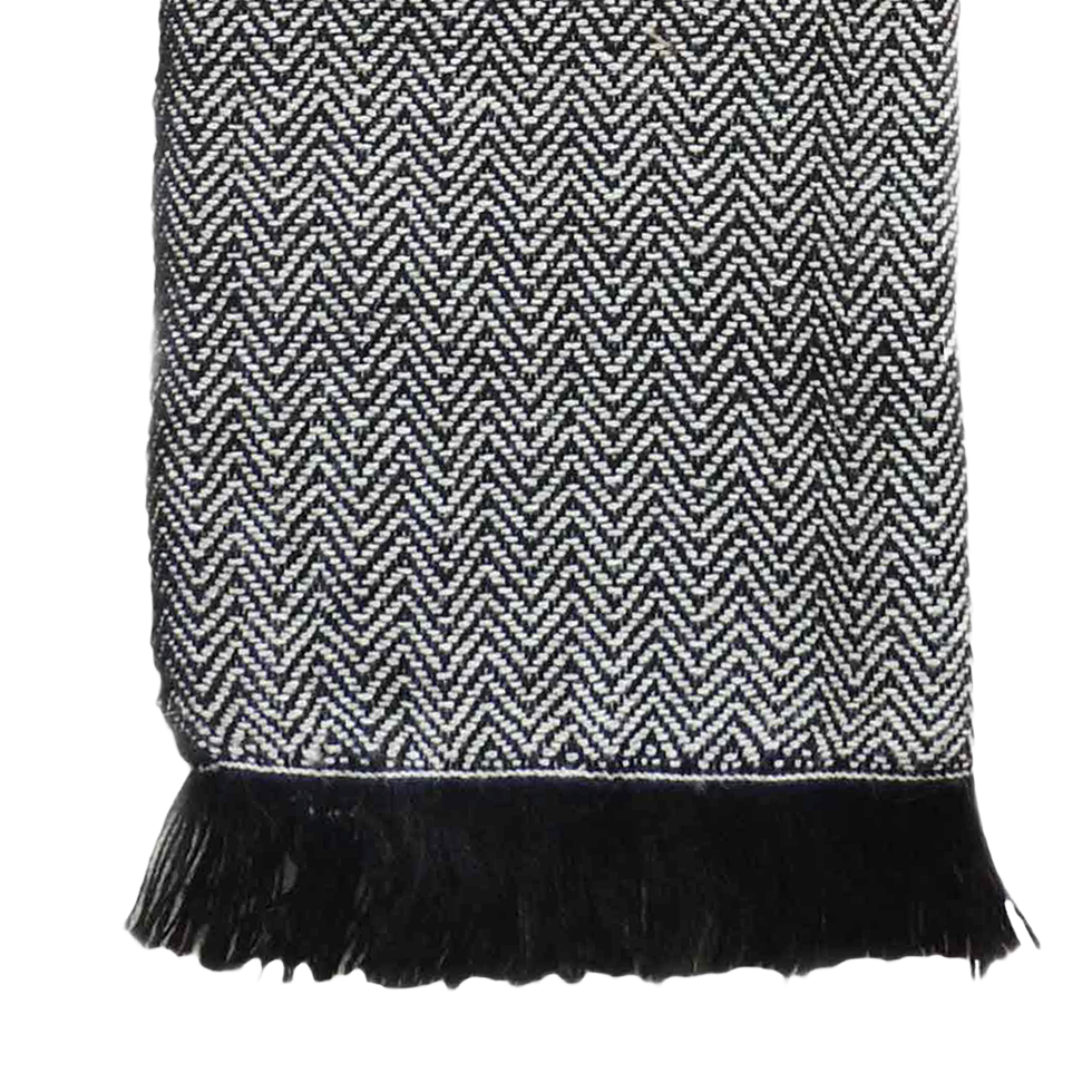 pflknitwear.com Men scarf, hand woven scarf with herringbone pattern and short fringes, navy blue / creme white pflknitwear.com Men scarf, hand woven scarf with herringbone pattern and short fringes, navy blue / creme white