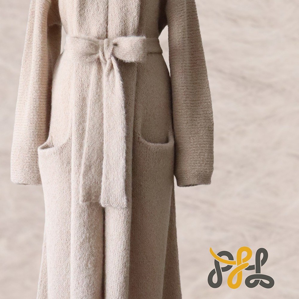 Cardigan Coat Suri Alpaca Oversized Shawl Collar Hand Knitted color beige. Made in Peru by PFL knitwear.