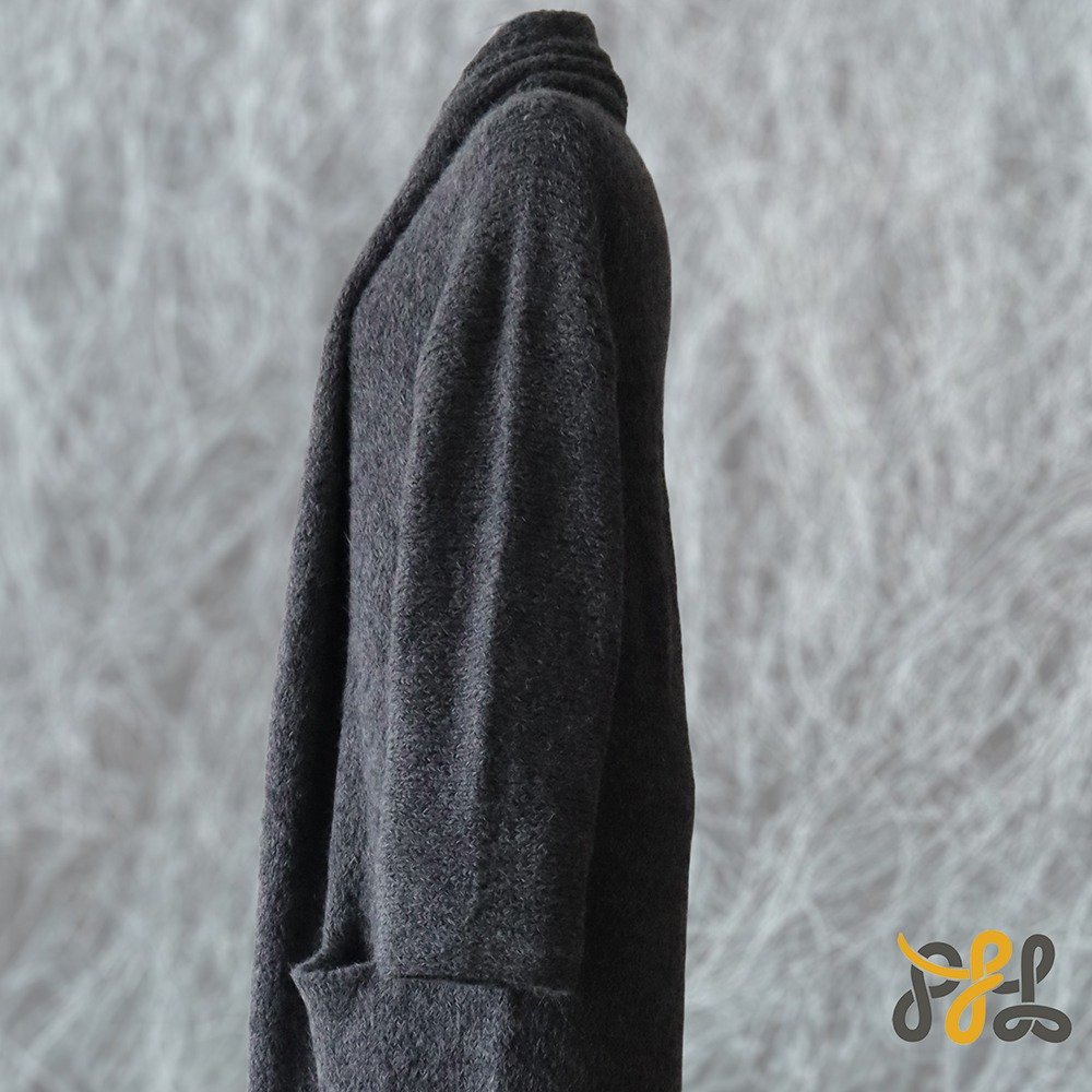 Cardigan Coat Suri Alpaca Oversized Shawl Collar Hand Knitted color Gray Made in Peru by PFL knitwear.