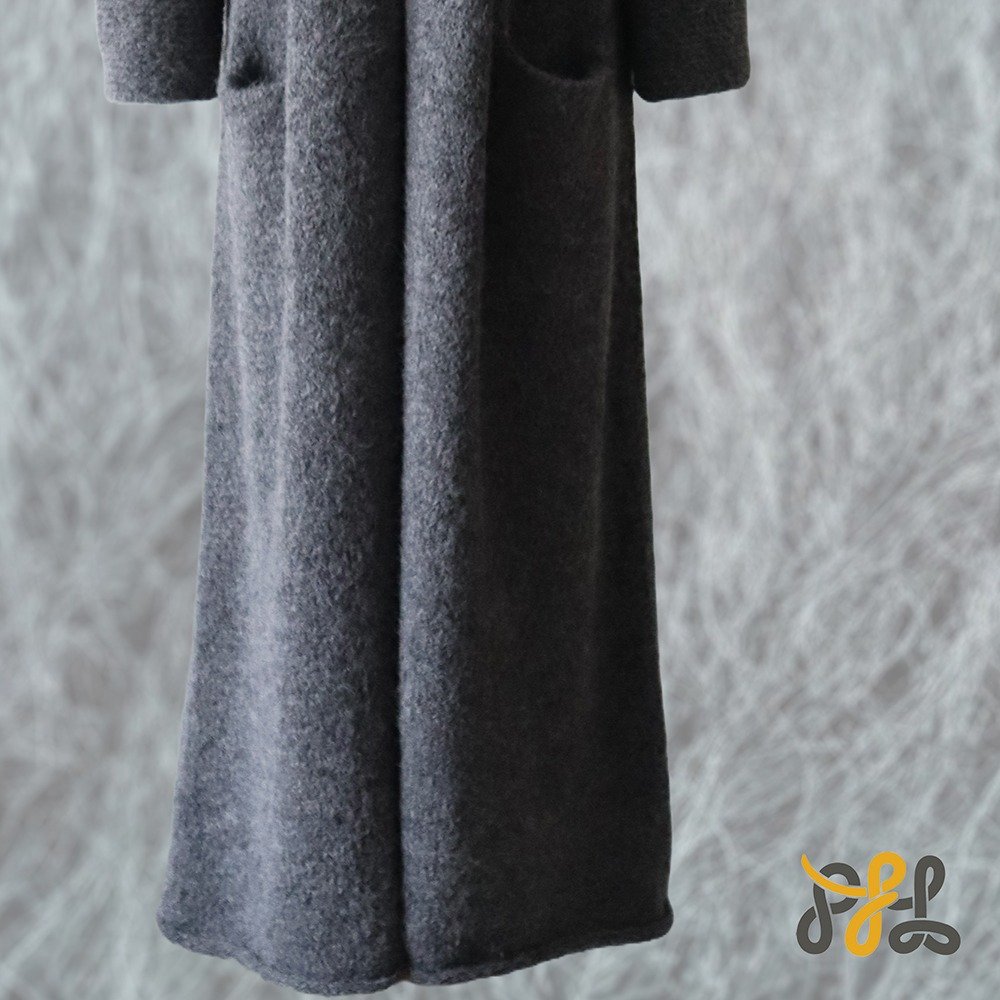 Cardigan Coat Suri Alpaca Oversized Shawl Collar Hand Knitted color Gray Made in Peru by PFL knitwear.