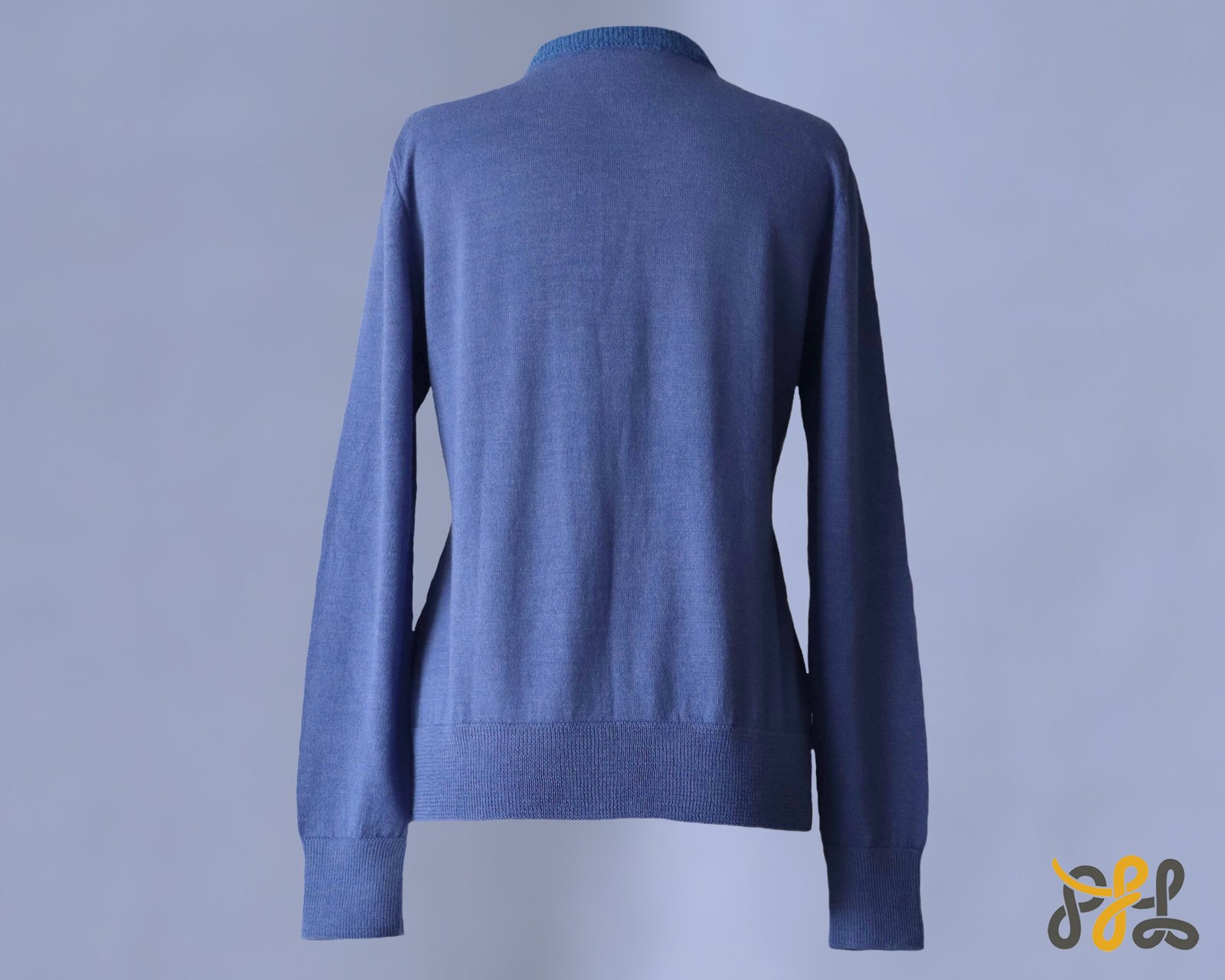 Cardigan baby alpaca, vest with button closure and crew neck color blue. made in Peru by PFL knitwear Cardigan baby alpaca, vest with button closure and crew neck color blue. made in Peru by PFL knitwear