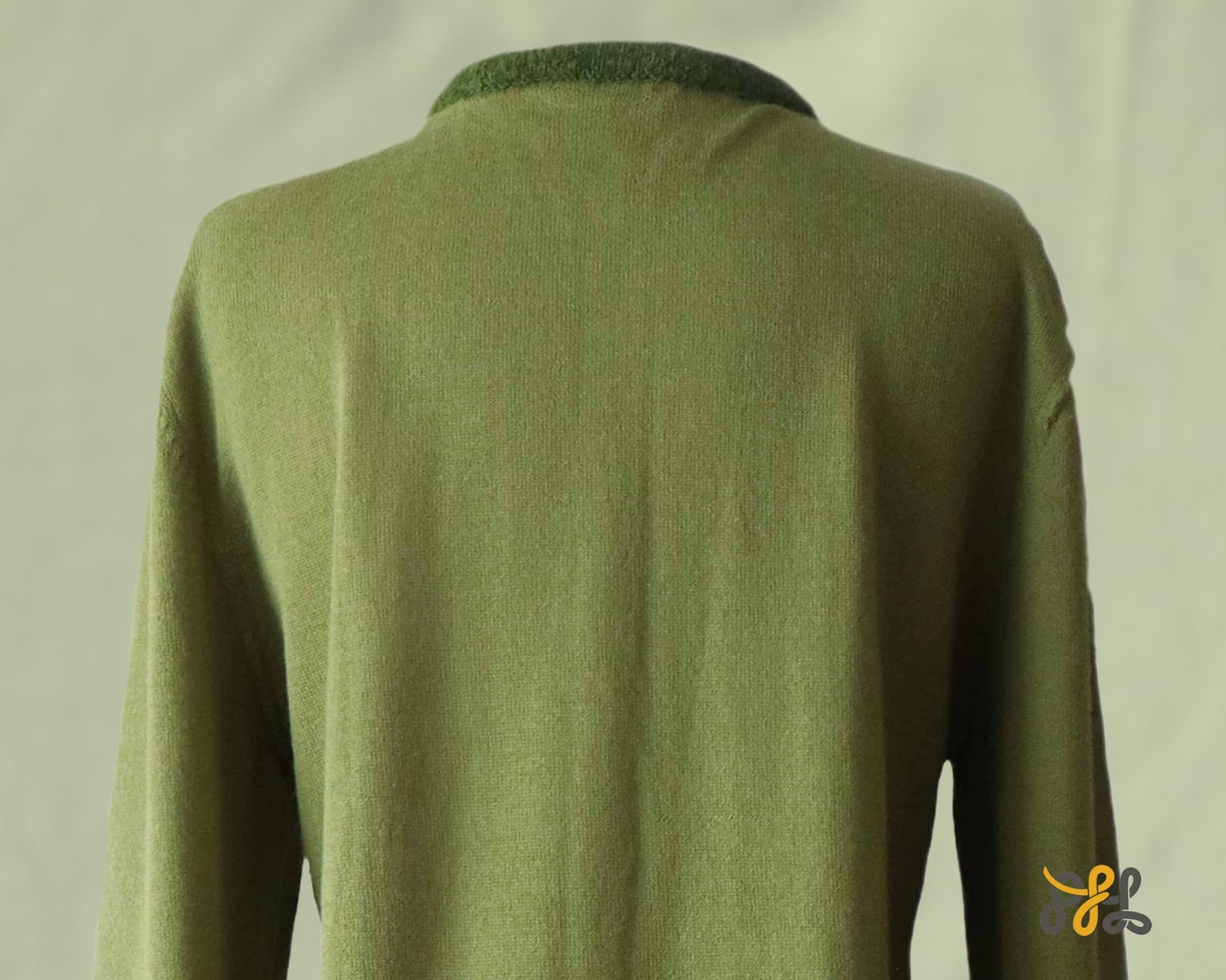 Cardigan baby alpaca, vest with button closure and crew neck color green. made in Peru by PFL knitwear