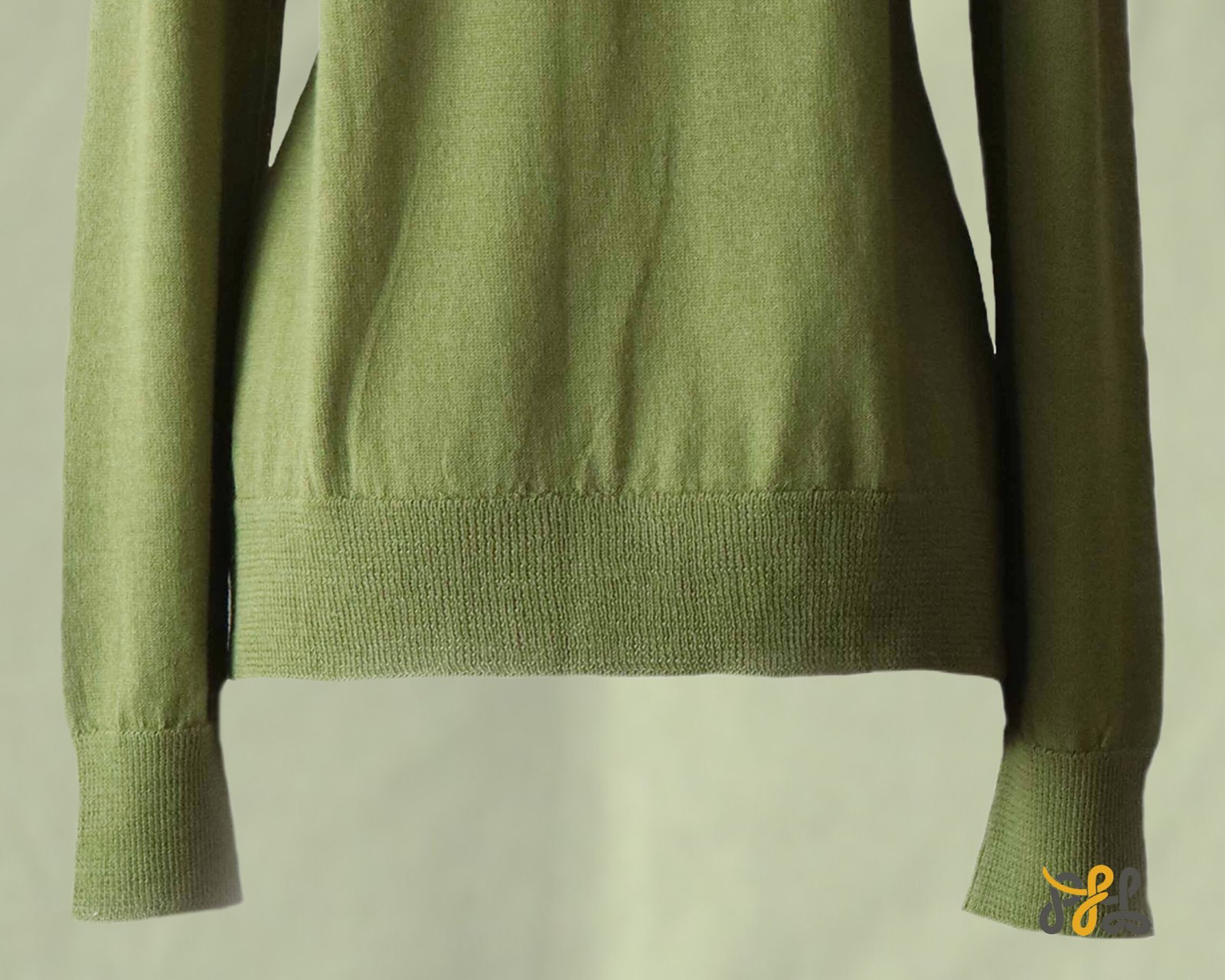 Cardigan baby alpaca, vest with button closure and crew neck color green. made in Peru by PFL knitwear