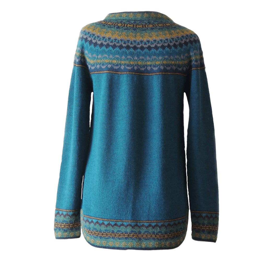 PFLknitwear.com Women's alpaca sweater, pullover with crew neck and symmetrical patterns. Made in Peru PFLknitwear.com Women's alpaca sweater, pullover with crew neck and symmetrical patterns. Made in Peru
