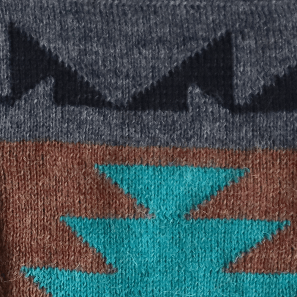 PFLknitwear.com Alpaca fingerless gloves, wrist warmers fine jacquard knitted with graphic pattern made in Peru PFLknitwear.com Alpaca fingerless gloves, wrist warmers fine jacquard knitted with graphic pattern made in Peru